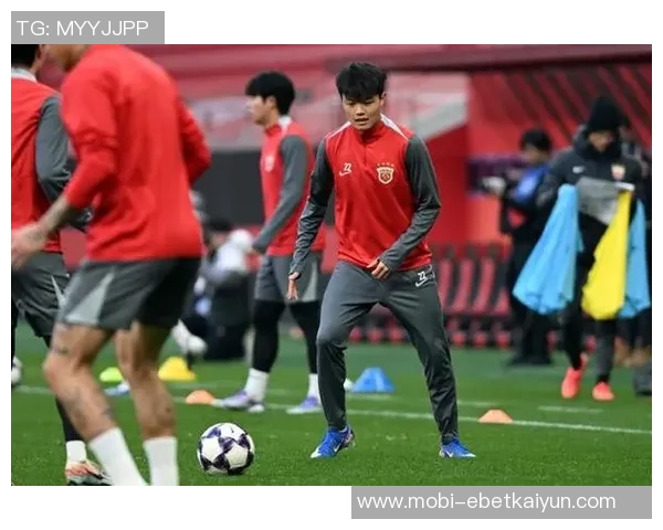 海港队结束假期重返训练全力备战中超收官战争取佳绩 海港队结束假期重返训练全力备战中超收官战争取佳绩